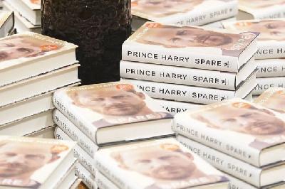 Autobiografija princa Harryja postala najprodavanija publicistička knjiga u historiji