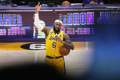 Nova imena na Forbesovoj listi milijardera, među njima i LeBron James