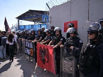 Policija objavila detalje sukoba pred EULEX-om u Prištini: Nasilje i hapšenja...