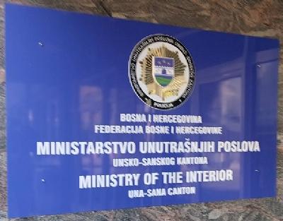 Izbori u USK za sada bez sigurnosnih problema, policijski službenici osiguravaju sva biračka mjesta